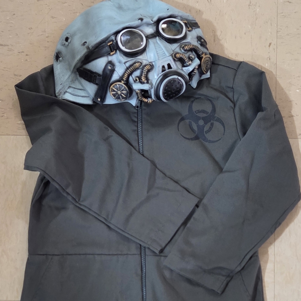 Children's Biohazard Costume with Gas Mask in Gray